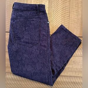 Vera Wang Navy Capris - Embroidered/Textured Floral - Size 2